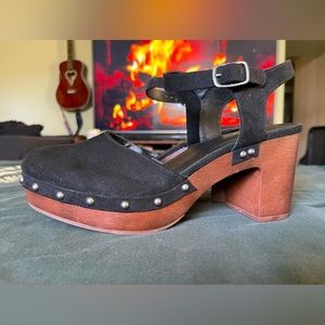 Torrid 3” Platform Wooden Heel, Black Suede Closed Toe, Studded, 11WW